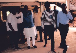 ये क्या तमाशा बना रखा है, तुम लोगों ने? एक साल में रोड नहीं बनी 1 it4918 3