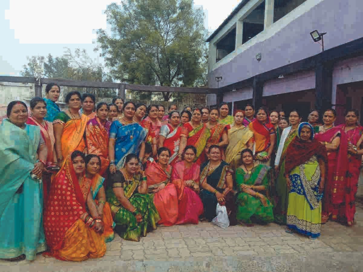कलचुरी महिला मंडल ने मनाया संक्रांति पर्व कलचुरी महिला मंडल ने मनाया संक्रांति पर्व