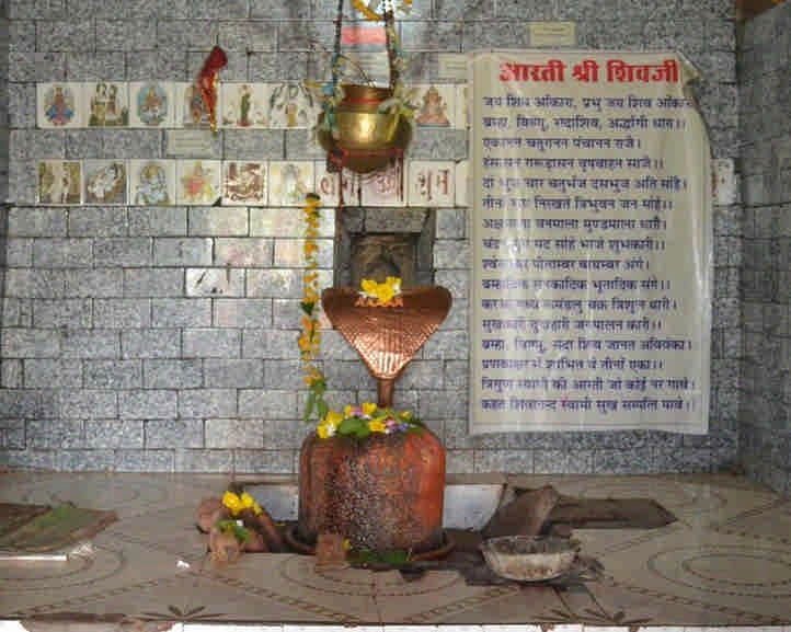 A Shiva temple where vermilion is offered on the Shivling, a fair is held on Mahashivratri