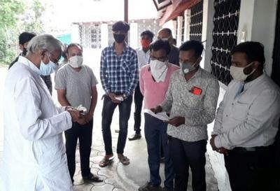 पटवा लाइन (Patwa Line) की बैरीकेडिंग (Barricading) हटवाने विधायक (MLA Hoshangabad) को दिया ज्ञापन 1 patwa line 1