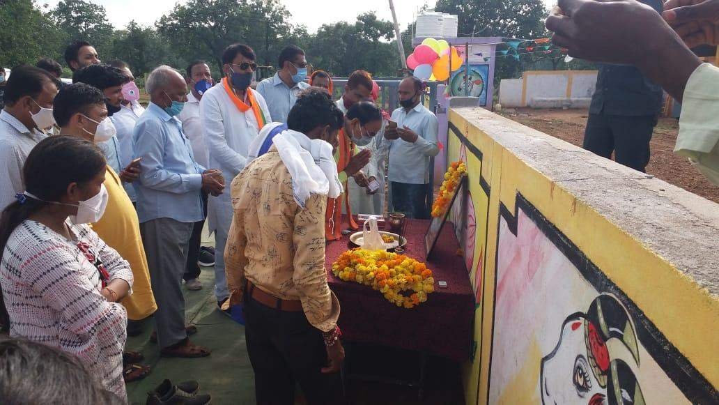 पीएम आवास (PMAY) का गृह प्रवेश और गौशाला का उद्घाटन किया 1 PMAY 2