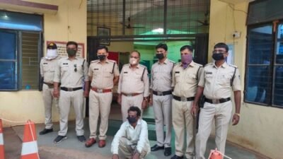 हत्याकांड का खुलासा: पत्नी की बीमारी से परेशान था पति, तो कर दी गला रेतकर हत्या 2 murder