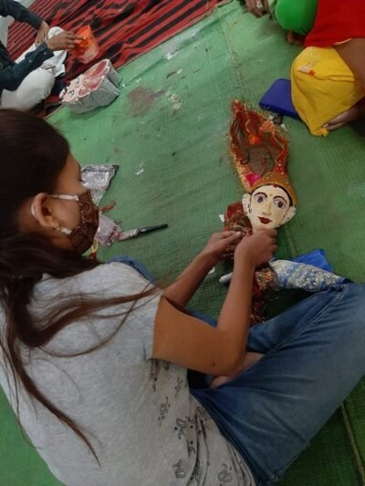 अपनी लिखी स्क्रिप्ट (script) पर पेपट शो की प्रेक्टिस 2 02 3 1