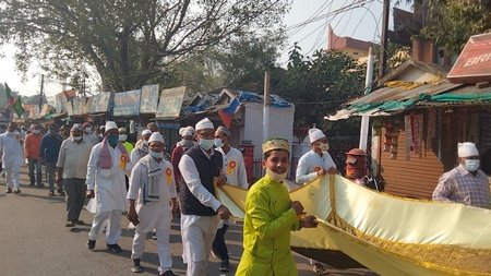 उर्स के मौके पर निकाली संदल, चादर 1 Chadar