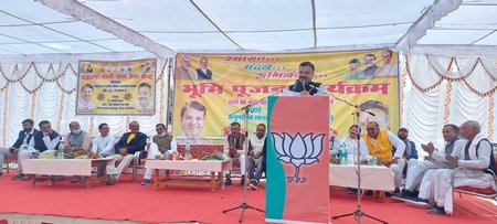 रोड का भूमि पूजन किया 1 IMG 20210127 WA0146