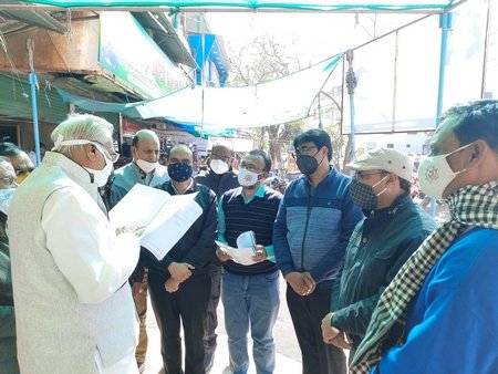 आरटीई राशि में विलंब के विरोध में विधायक को ज्ञापन आरटीई राशि में विलंब के विरोध में विधायक को ज्ञापन