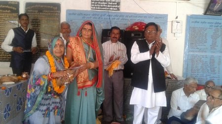 नर्मदा जयंती समारोह में सामाजिक प्रतिभाओं का सम्मान नर्मदा जयंती समारोह में सामाजिक प्रतिभाओं का सम्मान