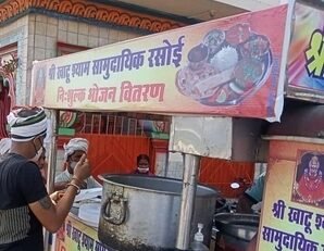 Khatu Shyam kitchen made special preparations for food for the needy during rainy season, Municipal President also kept an eye on it