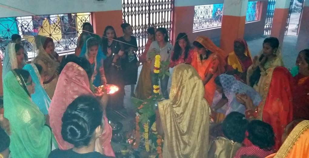 पति की लंबी उम्र के लिए महिलाओं ने किया हरितालिका व्रत 1 teeja