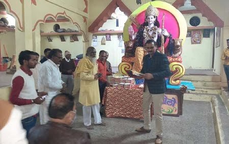 बेहतर व्यवस्था के लिए पुलिस अधिकारियों का सम्मान 1 deval mandir