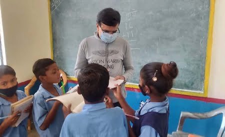 केसला के कई गांवों में समय से नहीं पहुंचते शिक्षक 5 kesla