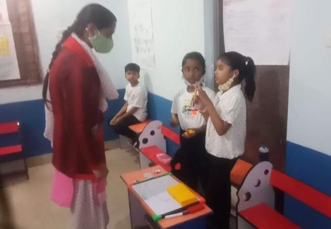 प्रजेंटेशन के माध्यम से बच्चों ने दिखाई प्रतिभा 2 Noble 1