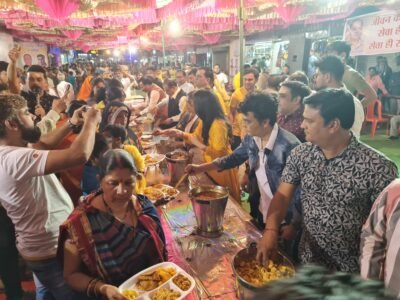 महाआरती के बाद 56 भोग में हजारों ने लिया प्रसाद 2 56 bhog