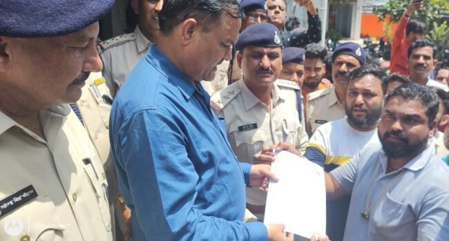 नगर महामंत्री की हत्या के विरोध में किया शव रोककर प्रदर्शन 2 karni sena 2