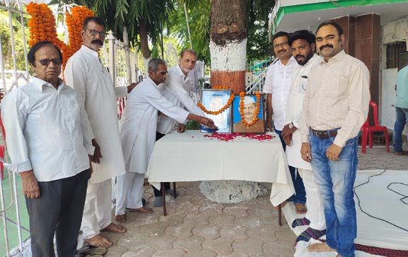 कांग्रेस ने महात्मा गांधी व शास्त्री को याद किया 1 congress