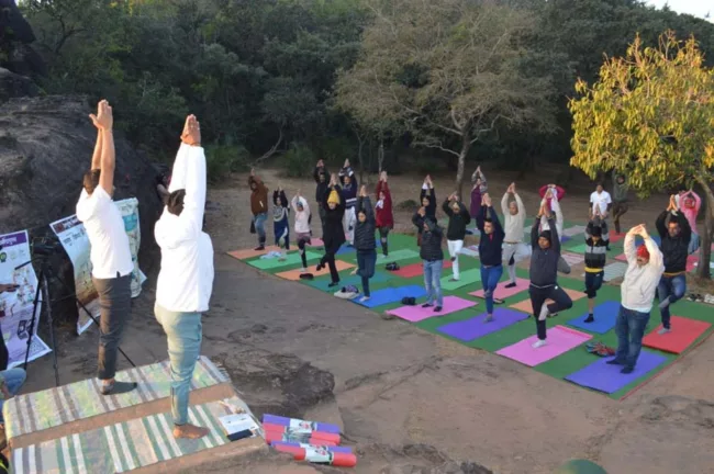 04cbf146 yoga pachmarhi