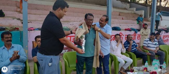 ओलपिंयन अशोक ध्यानचंद ने गांधी मैदान पर बच्चों को दिये हॉकी के टिप्स 2 Ashok Dhyanchand 1