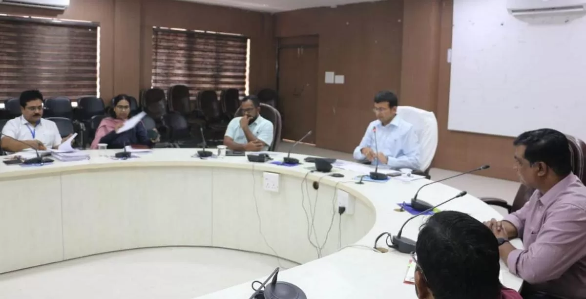 नर्मदापुरम नगर के कायाकल्प के तहत सड़क निर्माण कार्य समय पर पूर्ण कराएं नर्मदापुरम नगर के कायाकल्प के तहत सड़क निर्माण कार्य समय पर पूर्ण कराएं