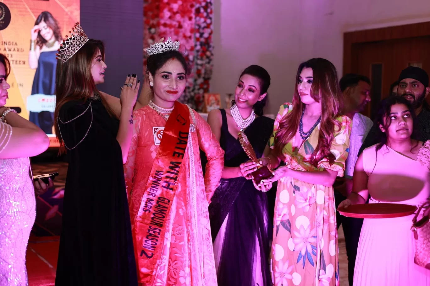 फैशन शो में मिसेज सोनल तोमर रहीं विजेता फैशन शो में मिसेज सोनल तोमर रहीं विजेता
