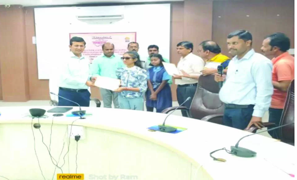 ओलंपियाड एवं वर्डपावर चेम्पियनशिप में चयनित बच्चों का सम्मान ओलंपियाड एवं वर्डपावर चेम्पियनशिप में चयनित बच्चों का सम्मान