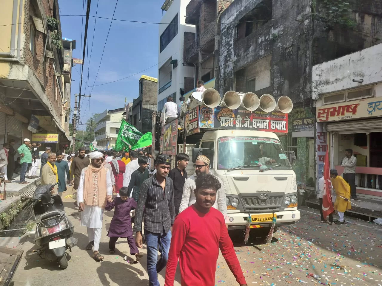 ईद मिलादुन्नबी के जुलूस का जगह-जगह किया स्वागत ईद मिलादुन्नबी के जुलूस का जगह-जगह किया स्वागत