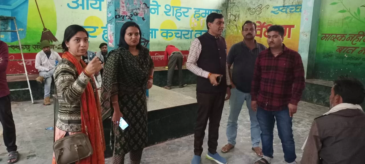 BUS STAND jpg