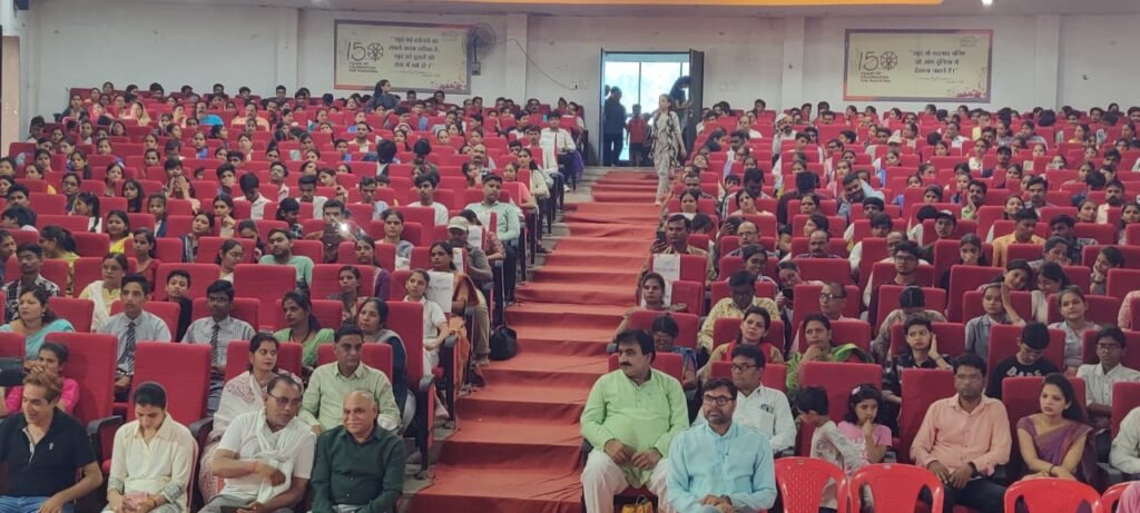 सिविल सर्विेसेस में जाने के लिए कोई शार्टकट नहीं होता 2 Carrior2