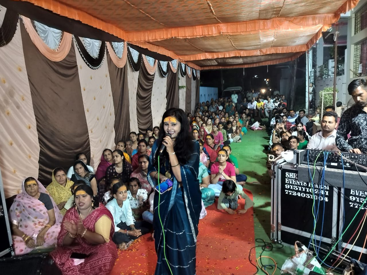 Kirtan of Shyam Baba, devotees danced vigorously, Baba was decorated with flowers