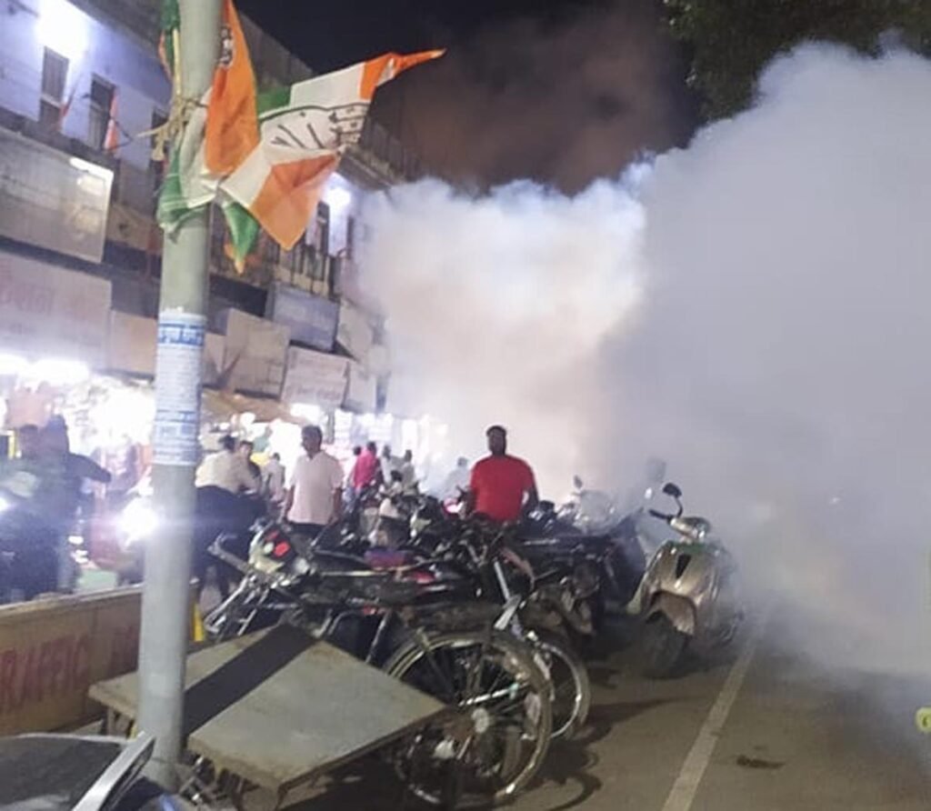 Improved fogging machine, used smoke to drive away mosquitoes in the market area