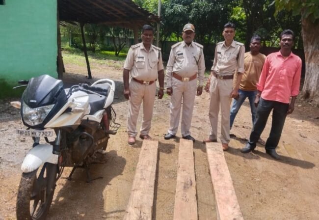 Forest department team seized three illegal teak sticks, accused absconded from the spot