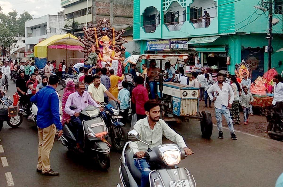 Gajanan arrived in the streets as well as in the homes, ten days festival started