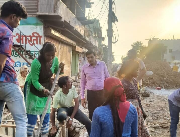 Break encroachment, prepare the drain quickly: Mayor