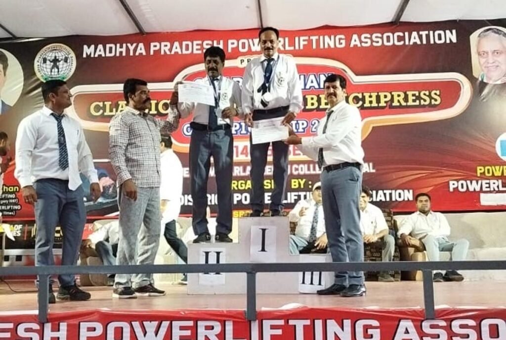 Players of Narmadapuram district won 8 medals in MP Bench Press Competition.