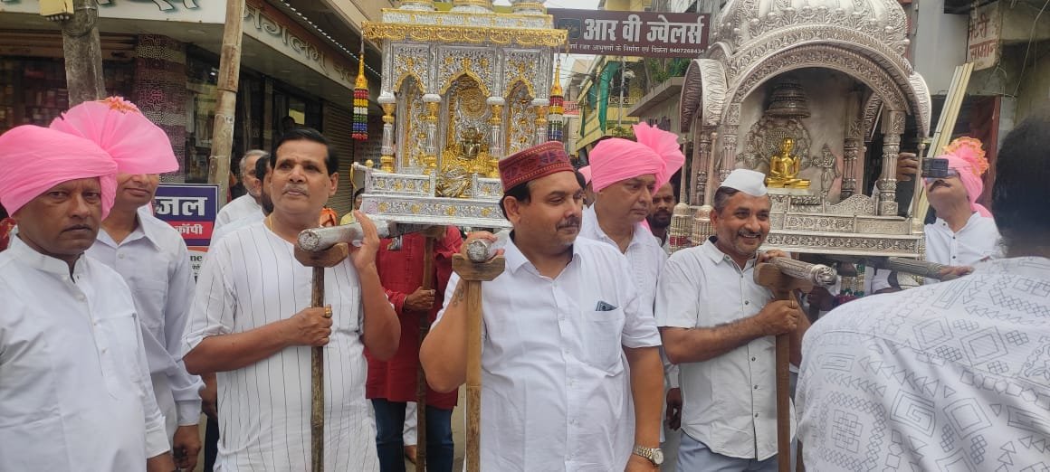 Jain community took out a procession at the end of Das Lakshana Parva.