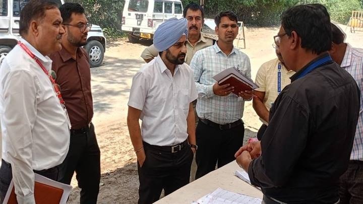 Budhni Assembly by-election: Expenditure Accounts Observer inspected SST check post