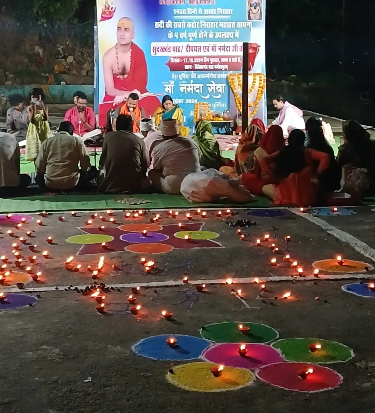 Followers of Shri Samarth Sadhguru pledged to keep the ghats of Mother Narmada clean.