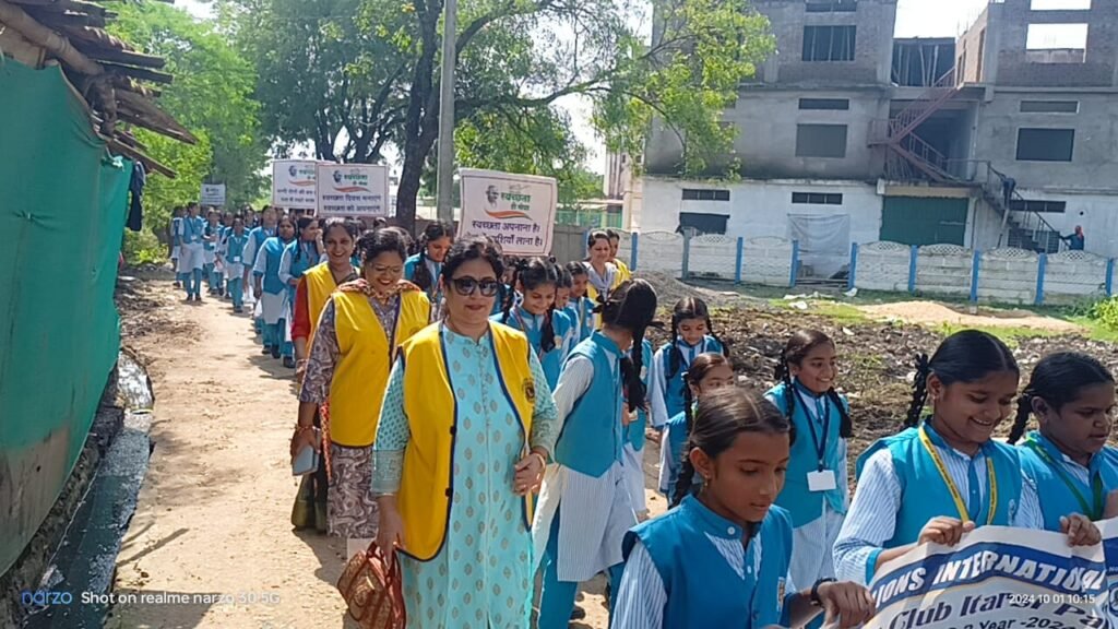 Children of Genius Planet School took out cleanliness rally