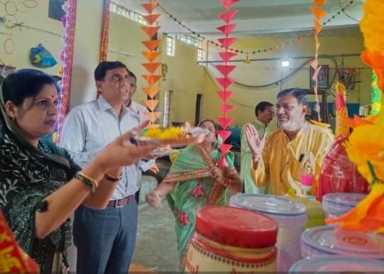 Municipal President, CMO, Chairman performed puja at Kheda Samvel