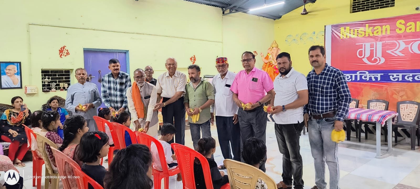 सरदार जयंती महोत्सव पर मुस्कान बालिका गृह में पहुंचकर फलों का वितरण किया 1 Reached Muskaan Girls Home and distributed fruits on Sardar Jayanti Mahotsav.