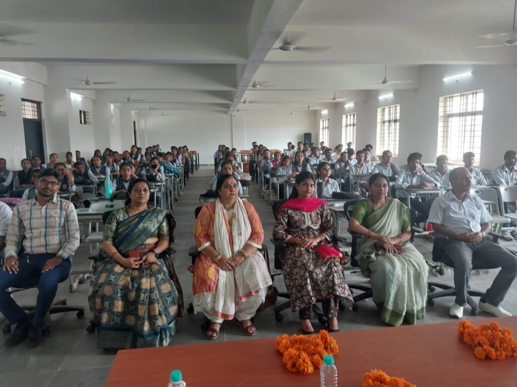 Two-day lectures on financial literacy were held in Government MGM College.