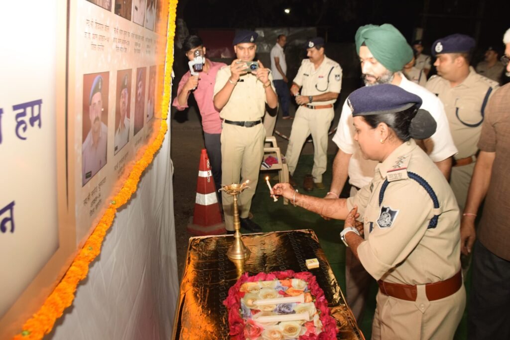 Tribute paid to martyrs on Police Flag Day in Police Lines