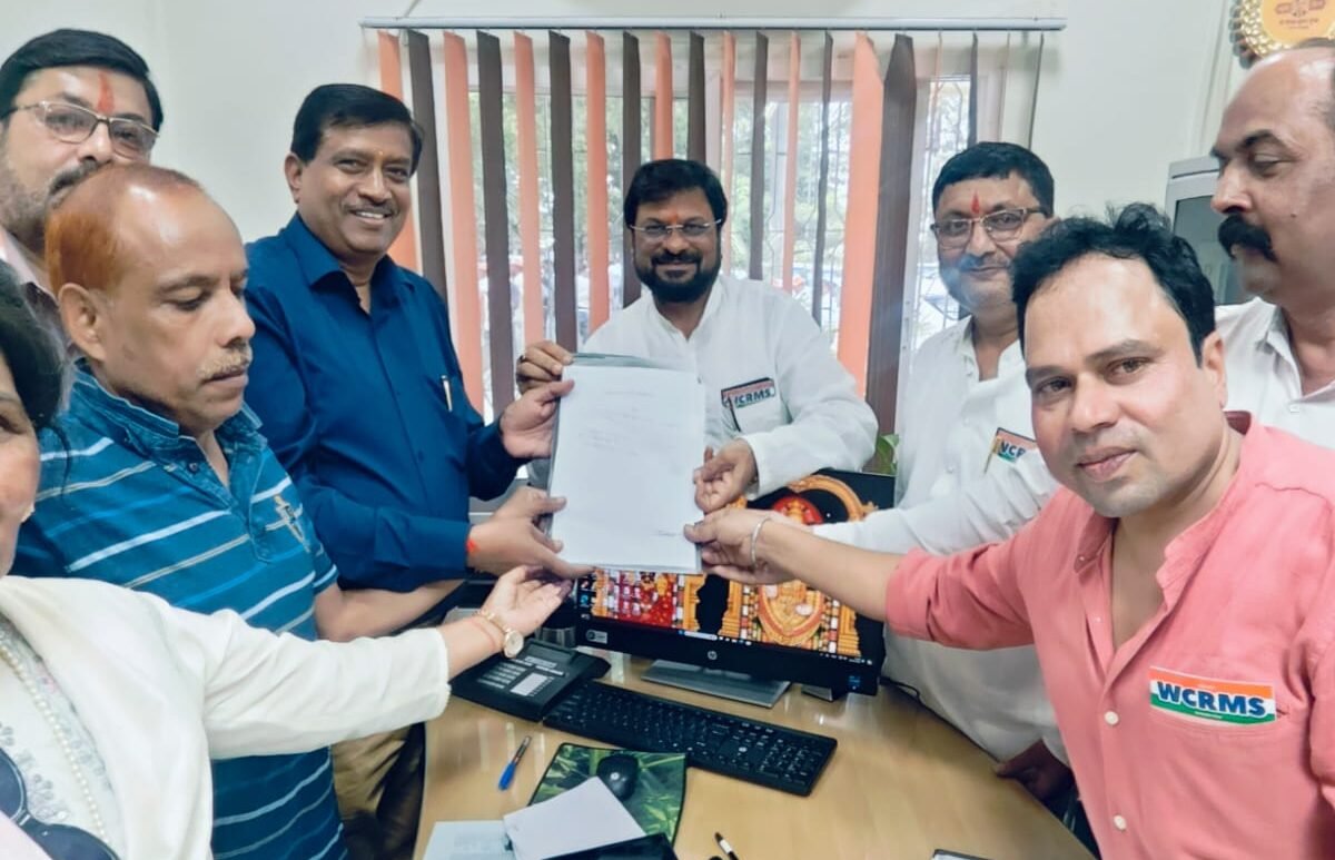 Hundreds of railway workers participated in the nomination rally of West Central Railway Mazdoor Union.