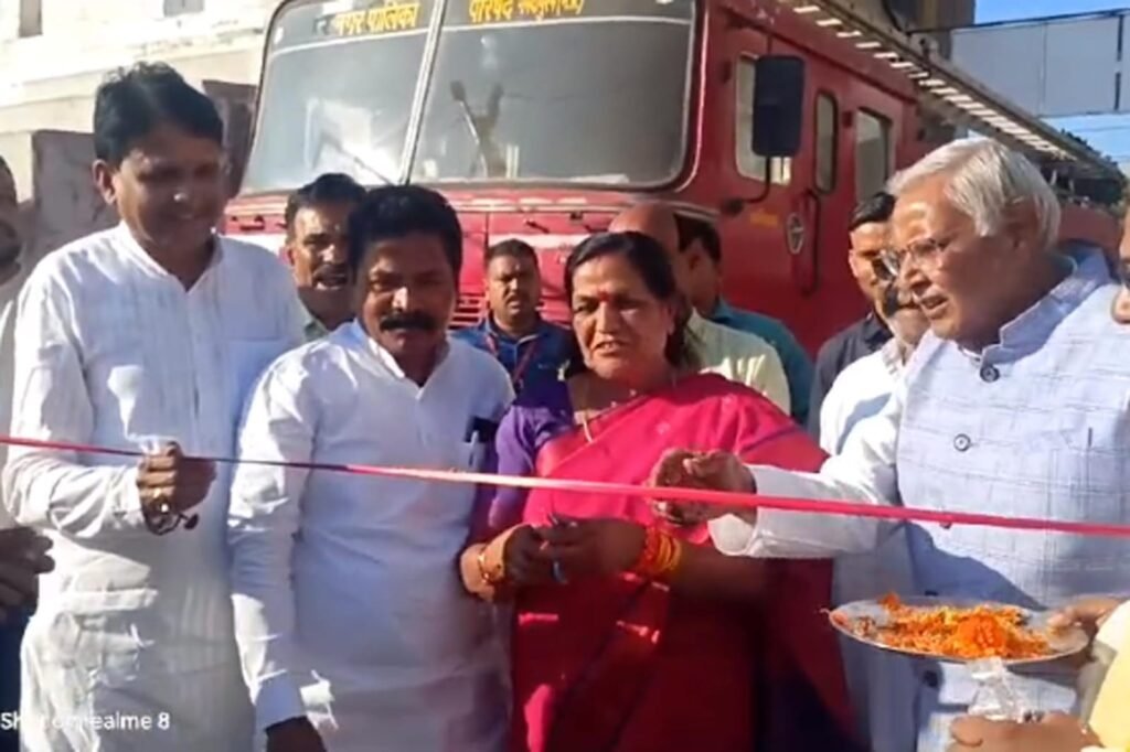 Public representatives inaugurated the firecracker market