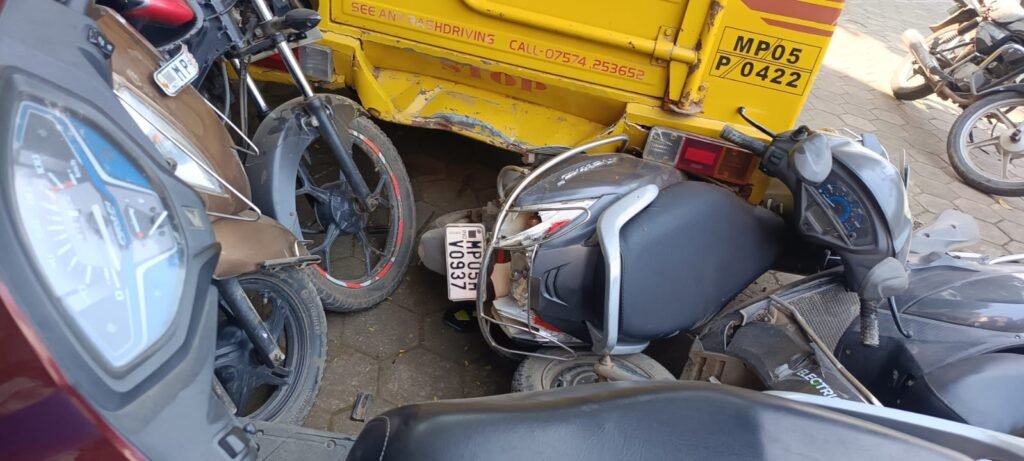 Four girl students were seriously injured in an accident with a school bus in Shanti Niketan School.