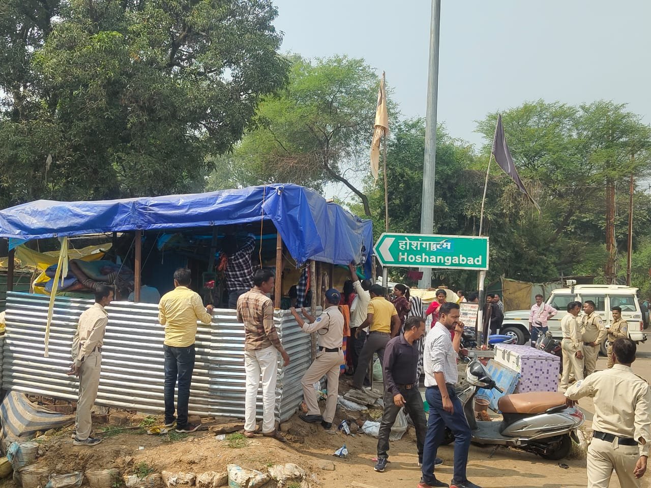Revenue and police forces removed illegal encroachment in Bandrabhan