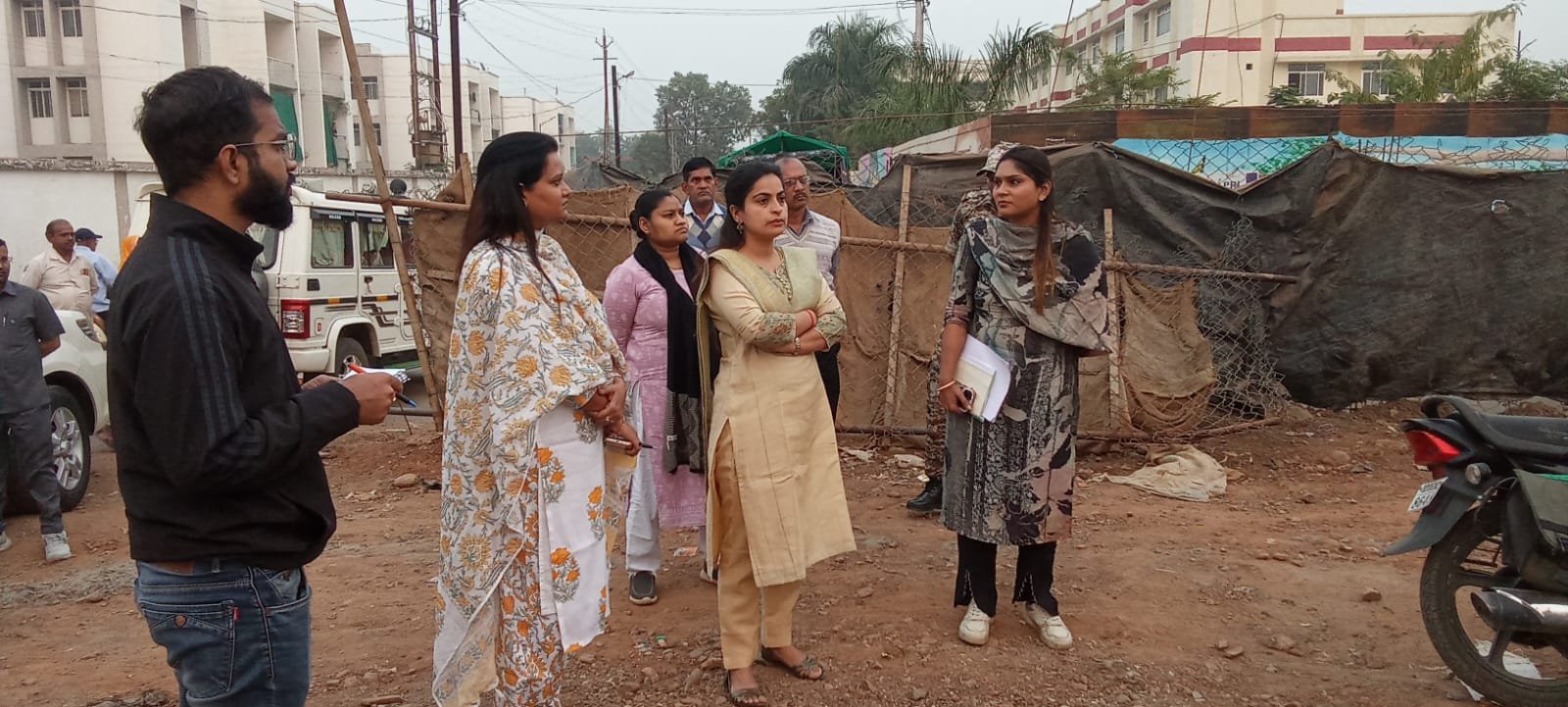 Collector checked the functioning of the municipality by conducting a surprise inspection.