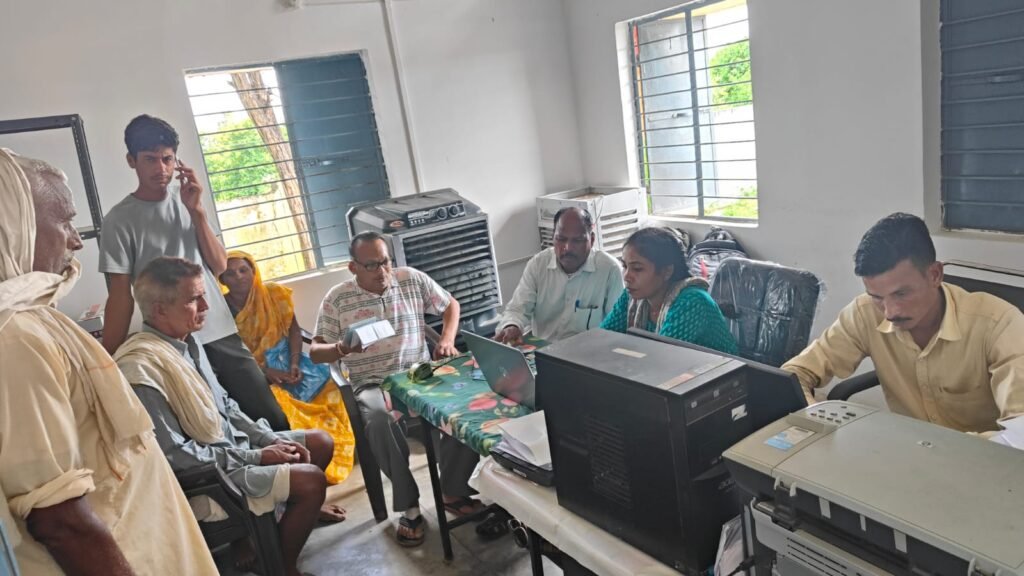 Special campaign to make Ayushman cards for the elderly continues