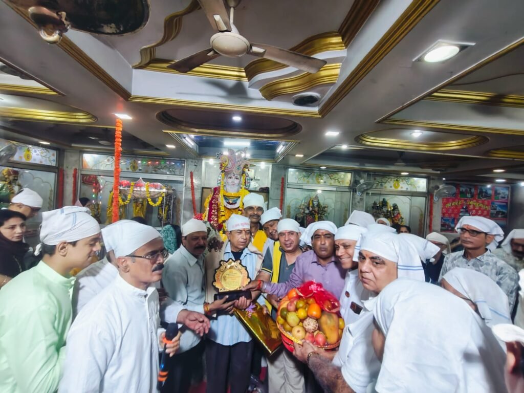 Lalwani honored for his continuous service in the temple of Lord Jhulelal.