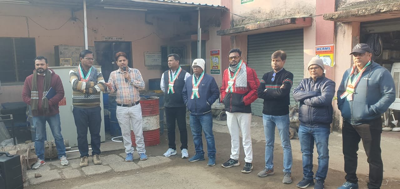 वेस्ट सेंट्रल मजदूर संघ ने मान्यता चुनावों को लेकर कई विभागों में की कर्मचारियों से भेंट 1 West Central Labor Union met employees in many departments regarding recognition elections.