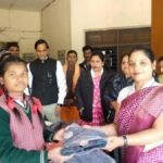 Dreams India Club and Rashtriya Yuva Hindu Vahini distributed sweaters to hostel girls.